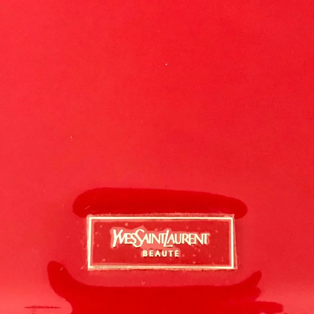 Yves Saint Laurent compact ysl
